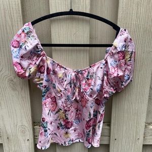 Simple and dainty crop top